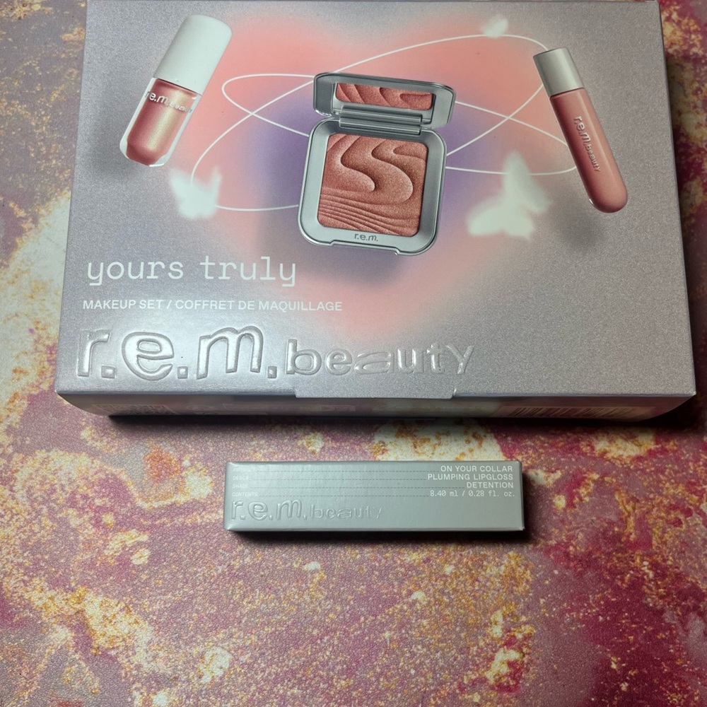 R.E.M. Beauty Blush Set with lip plumping gloss